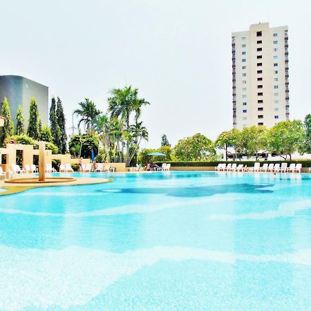 Sea View Beachfront Condos Pattaya ジョムティエンビーチ エクステリア 写真