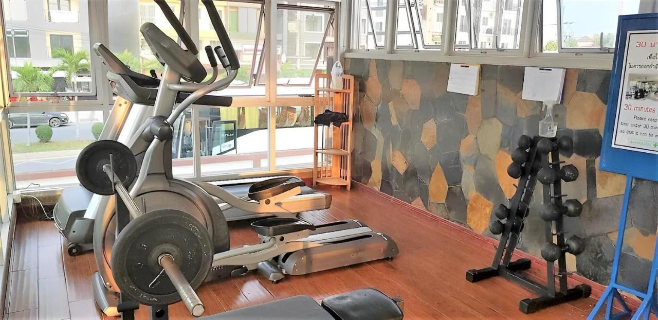 Sea View Beachfront Condos Pattaya ジョムティエンビーチ エクステリア 写真