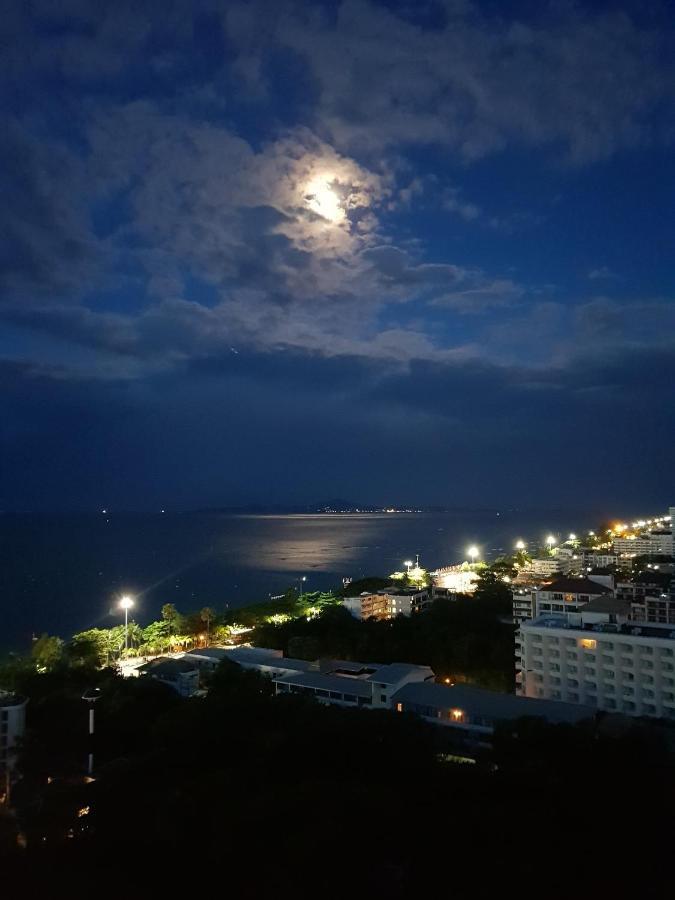 Sea View Beachfront Condos Pattaya ジョムティエンビーチ エクステリア 写真