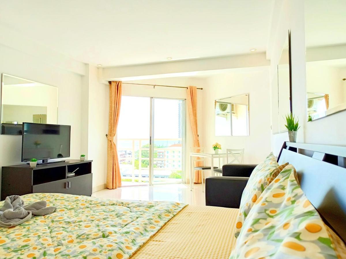 Sea View Beachfront Condos Pattaya ジョムティエンビーチ エクステリア 写真
