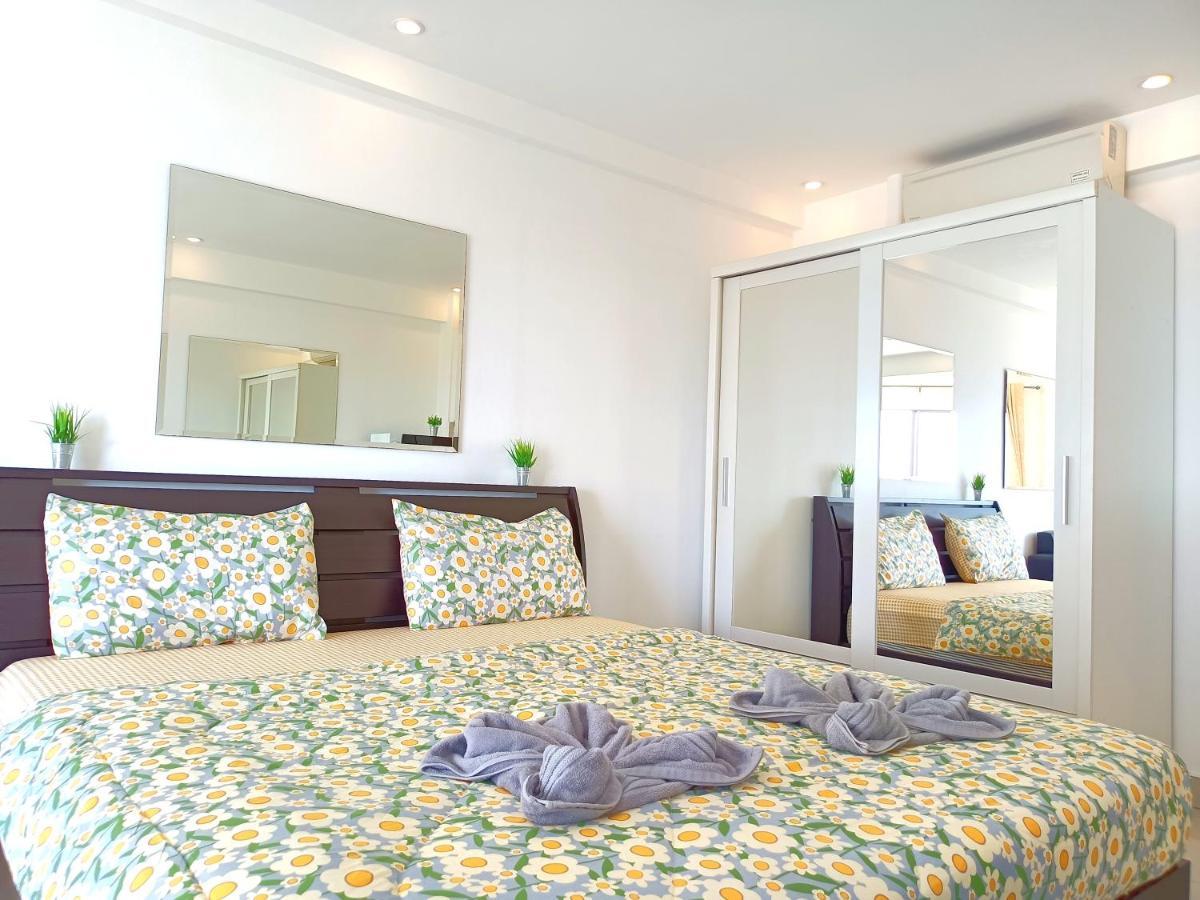 Sea View Beachfront Condos Pattaya ジョムティエンビーチ エクステリア 写真