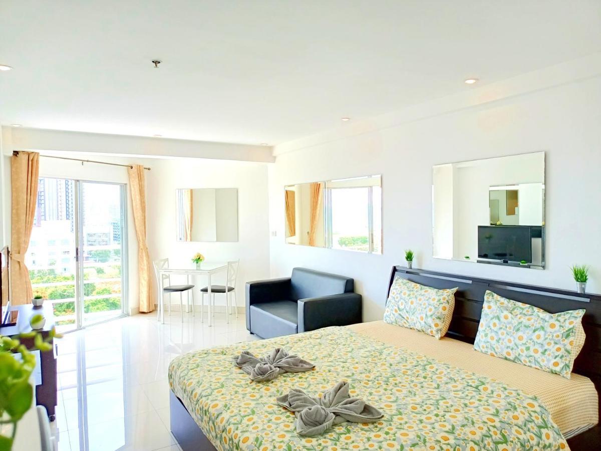 Sea View Beachfront Condos Pattaya ジョムティエンビーチ エクステリア 写真