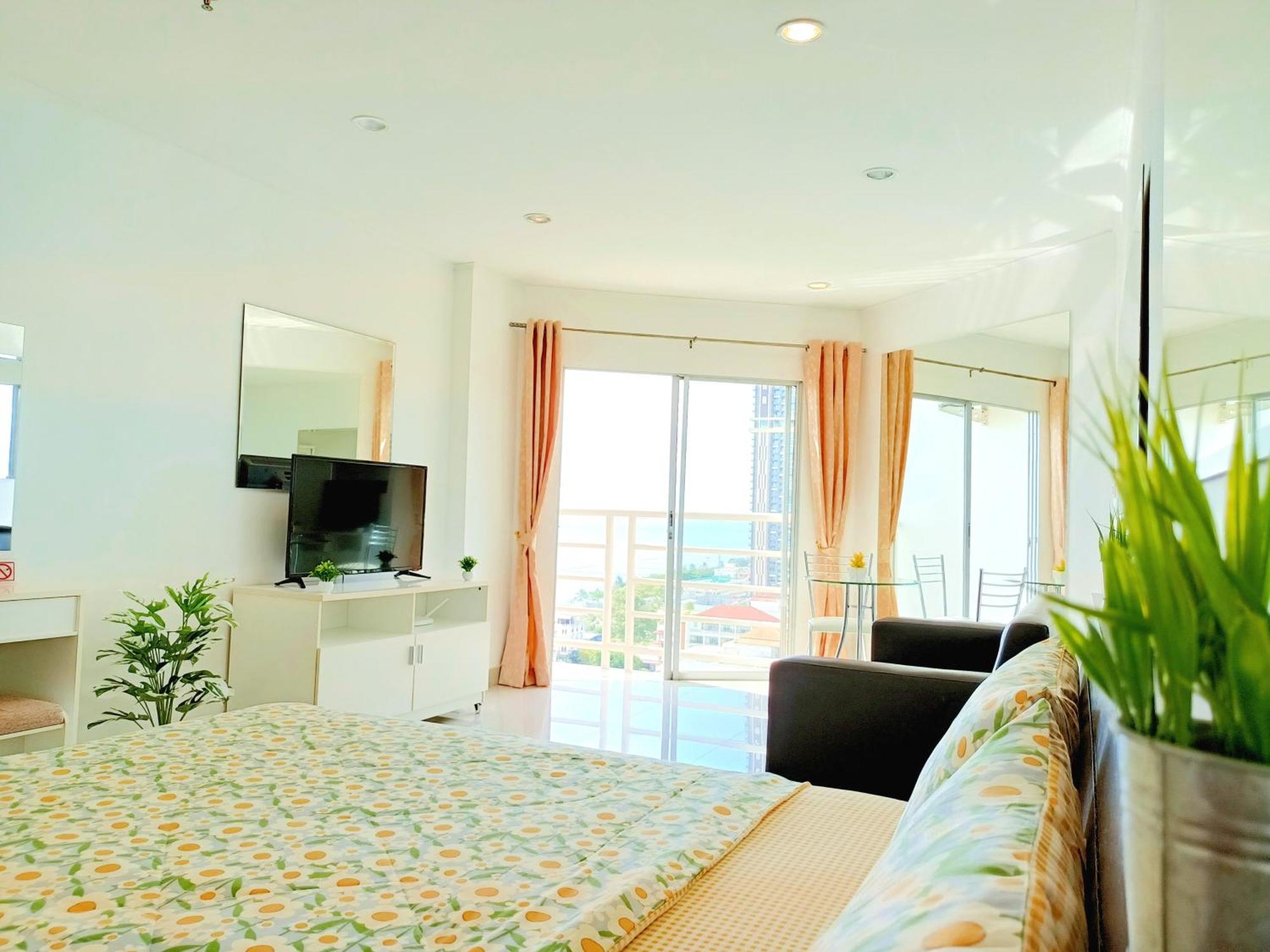 Sea View Beachfront Condos Pattaya ジョムティエンビーチ エクステリア 写真