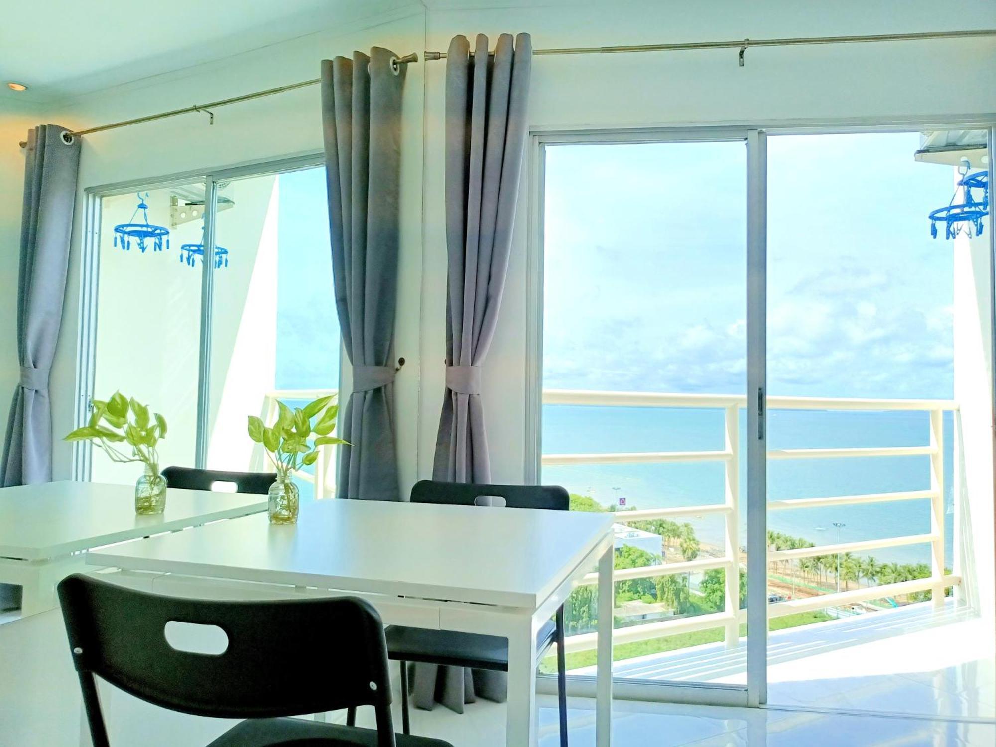 Sea View Beachfront Condos Pattaya ジョムティエンビーチ エクステリア 写真