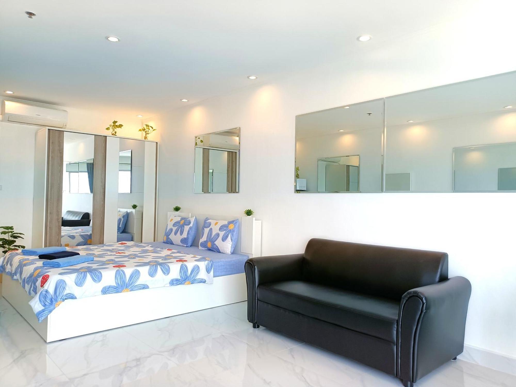 Sea View Beachfront Condos Pattaya ジョムティエンビーチ エクステリア 写真