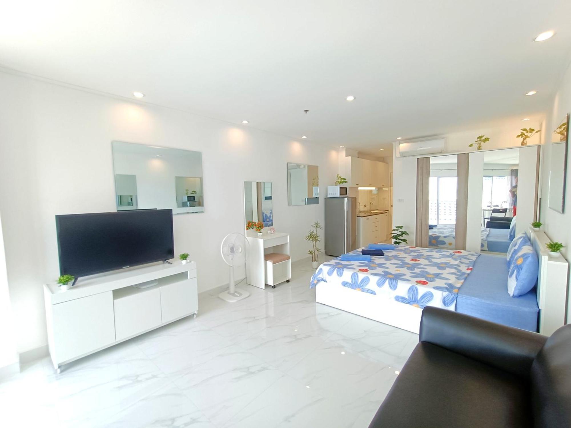 Sea View Beachfront Condos Pattaya ジョムティエンビーチ エクステリア 写真