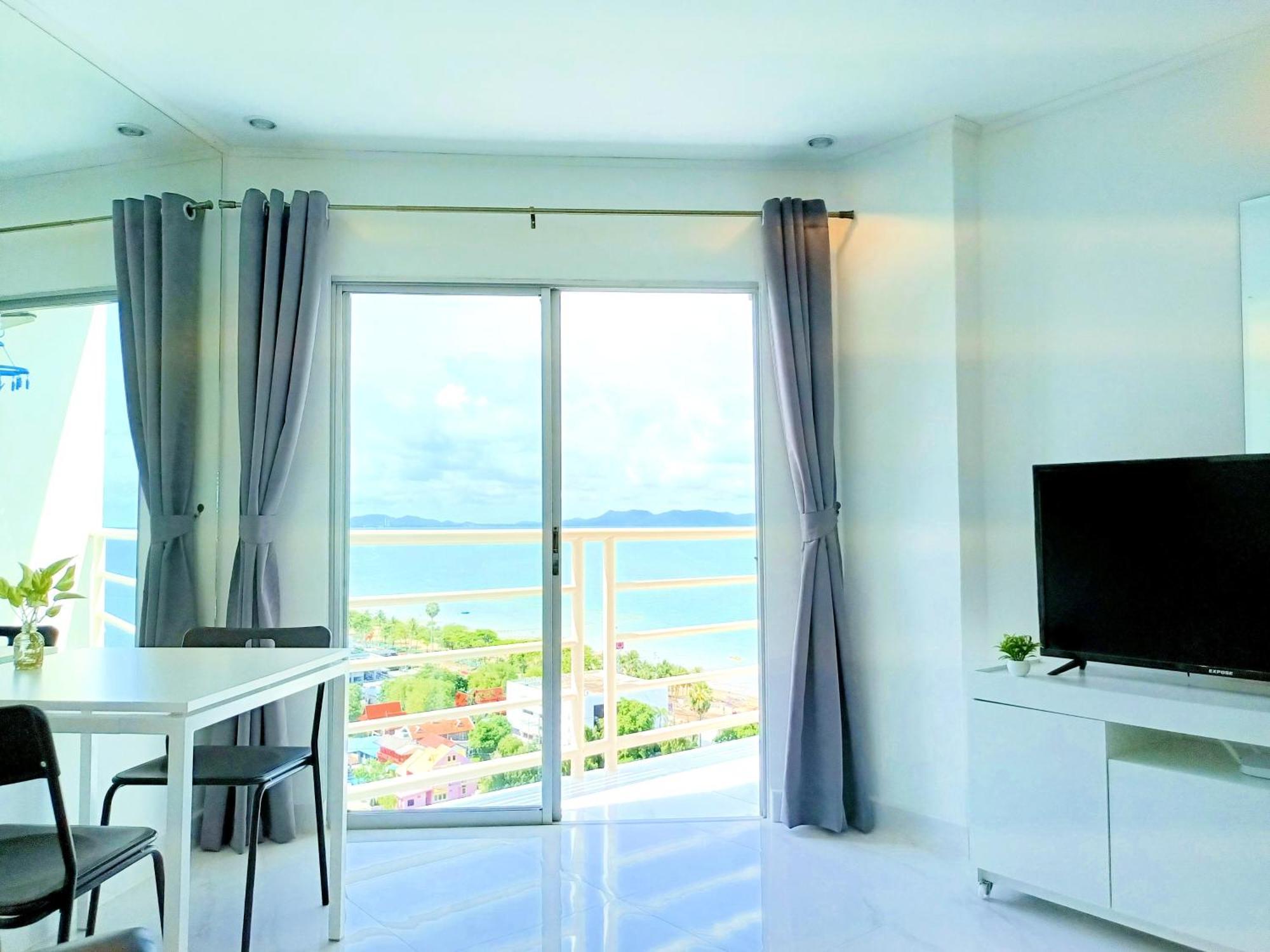 Sea View Beachfront Condos Pattaya ジョムティエンビーチ エクステリア 写真