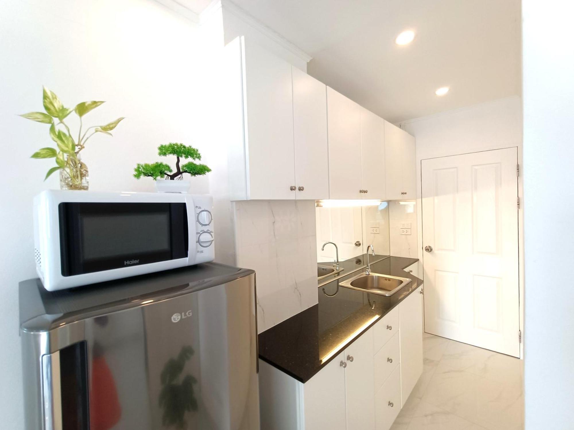 Sea View Beachfront Condos Pattaya ジョムティエンビーチ エクステリア 写真