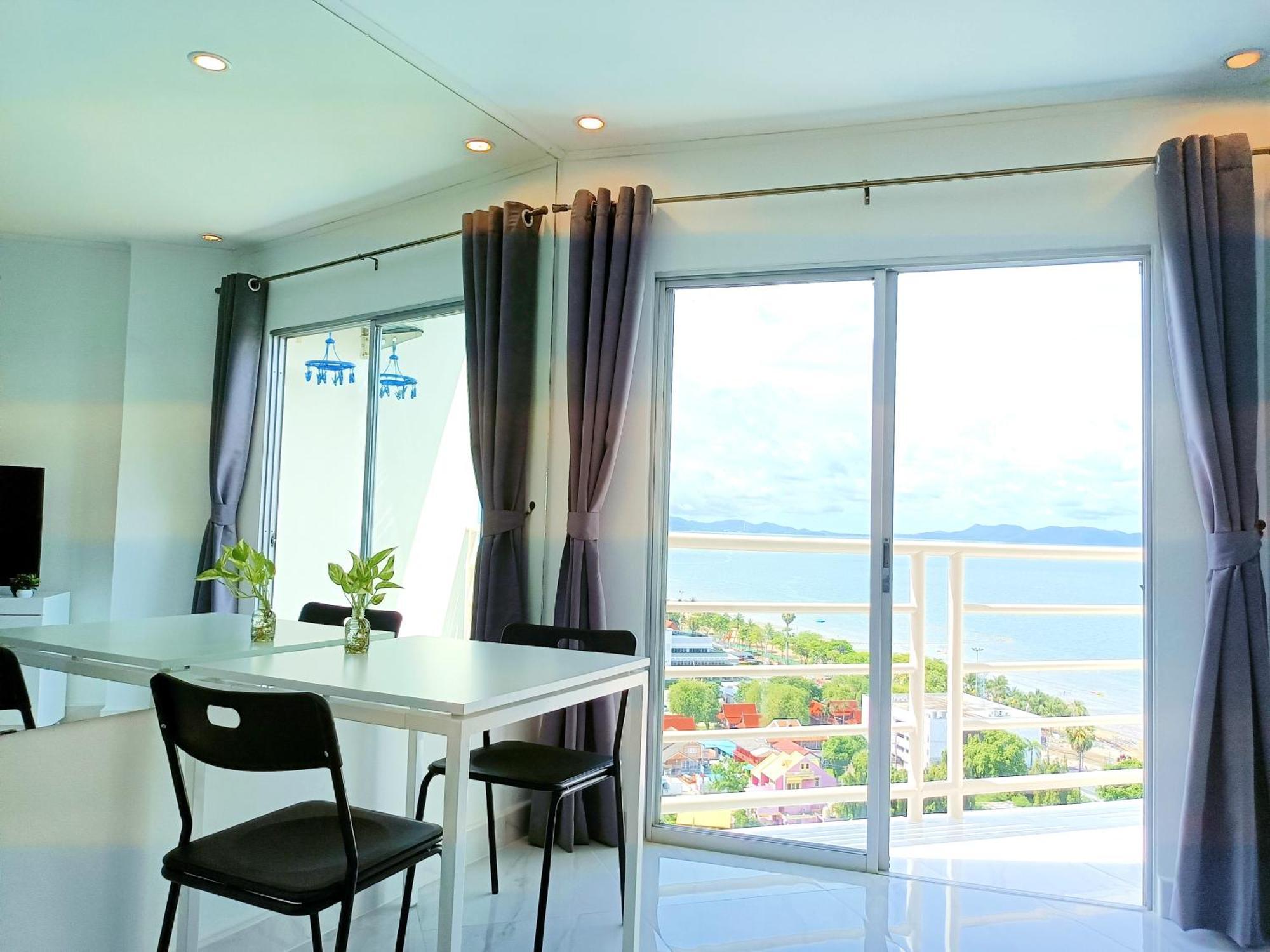 Sea View Beachfront Condos Pattaya ジョムティエンビーチ エクステリア 写真