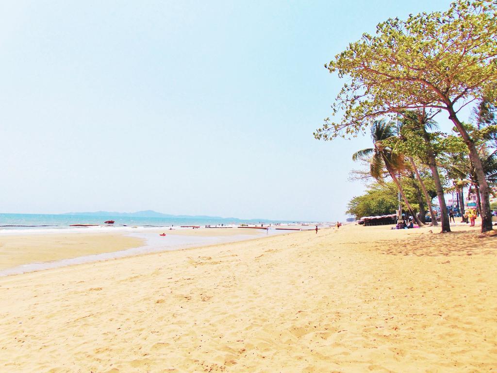 Sea View Beachfront Condos Pattaya ジョムティエンビーチ エクステリア 写真