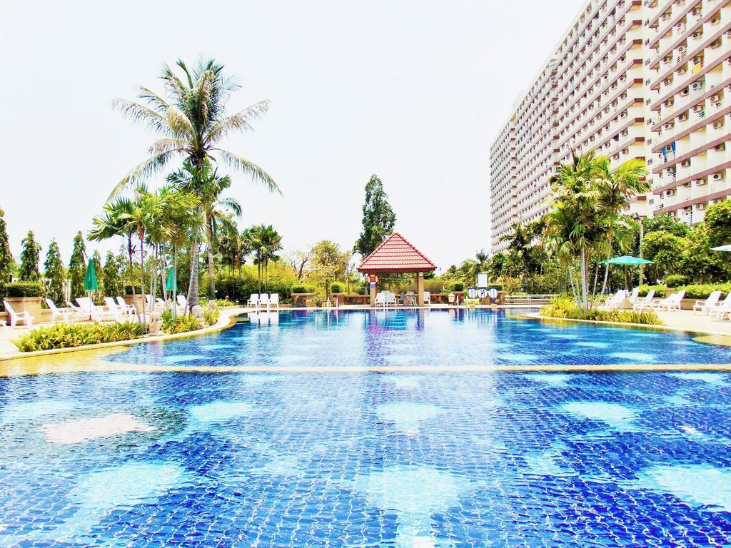 Sea View Beachfront Condos Pattaya ジョムティエンビーチ エクステリア 写真