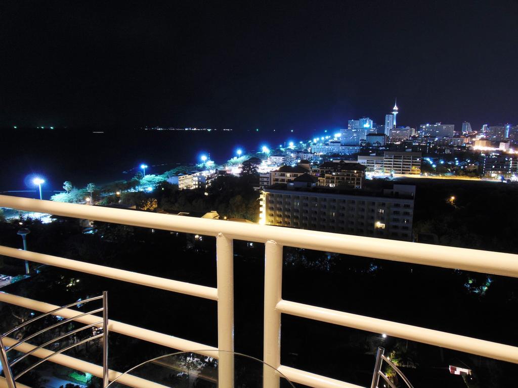 Sea View Beachfront Condos Pattaya ジョムティエンビーチ エクステリア 写真